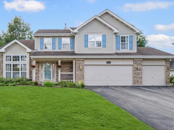 1325 Deerfield Ln, Bartlett, IL 60103