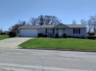 801 Park Dr, Wapakoneta, OH 45895