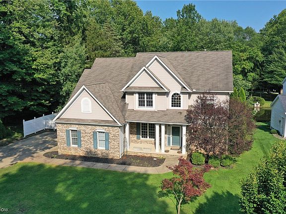 2nd image of 4471 Pembrooke Ct