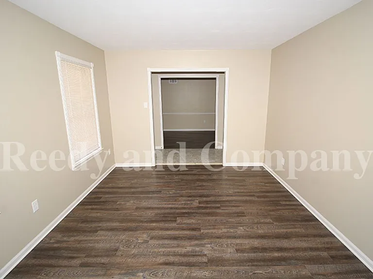 3235 Fox Chase Dr — Photo 8