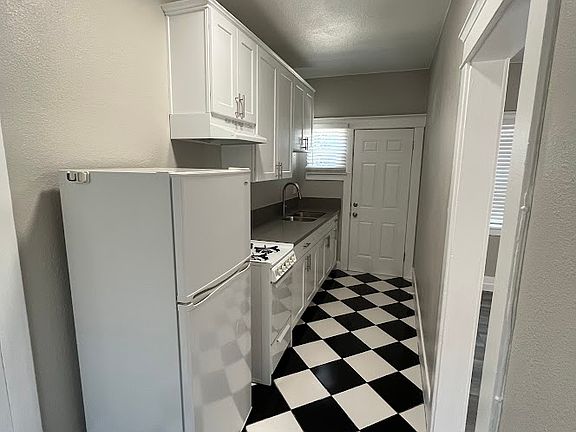 5th image of 1904-1912 E Bermuda St #338246d32