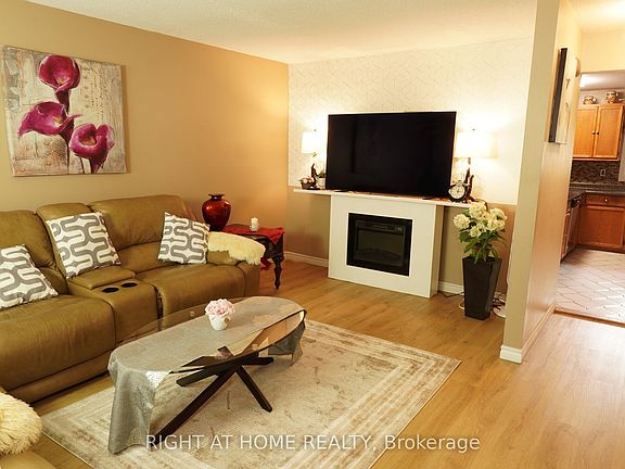 2nd image of 84 Monmore Rd #36