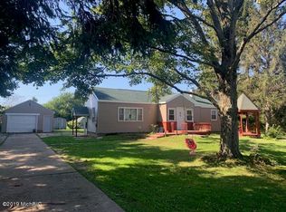 17018 M 140, South Haven, MI 49090