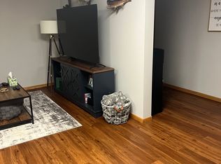 424 Roosevelt St APT 1, Coleraine, MN 55722