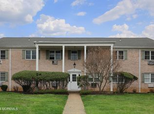 4 Windsor Ter APT G, Freehold, NJ 07728