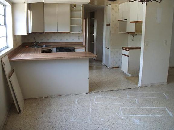 4th image of 330 Melton Dr