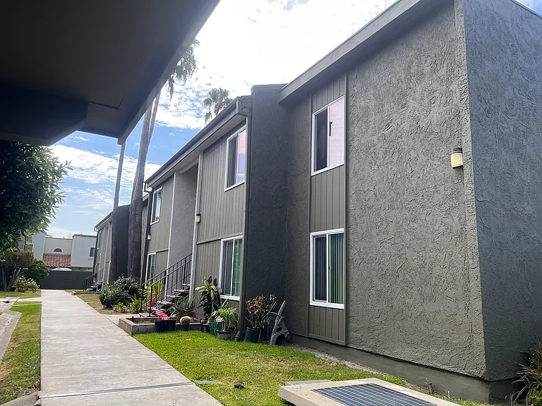 Knotty Apartments — Photo 9