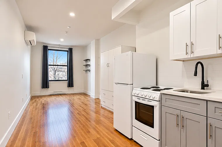 1819 Topping Avenue — Photo 1
