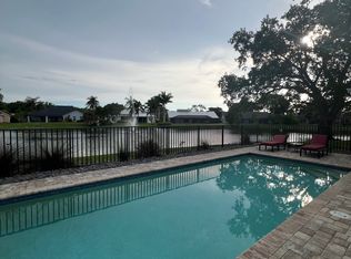 2352 Mayfield Ct, Naples, FL 34105