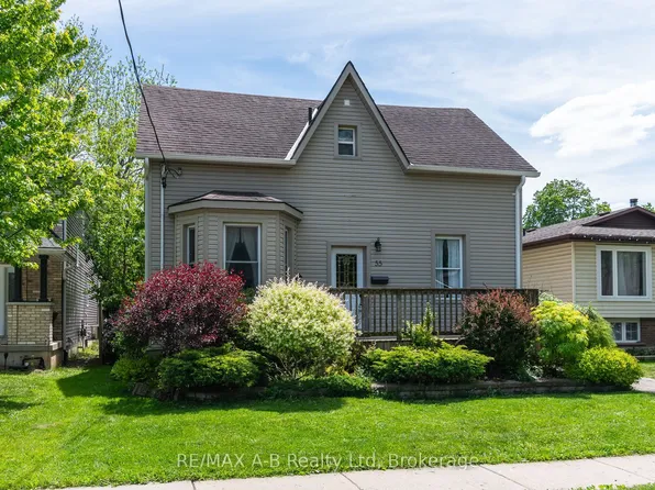 55 Stratford St, Stratford, ON N5A 2H7