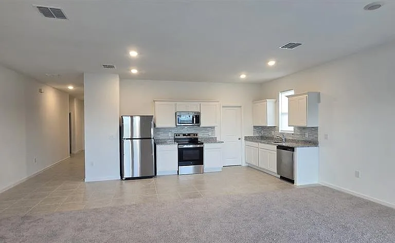 474 Hennepin Loop — Photo 16