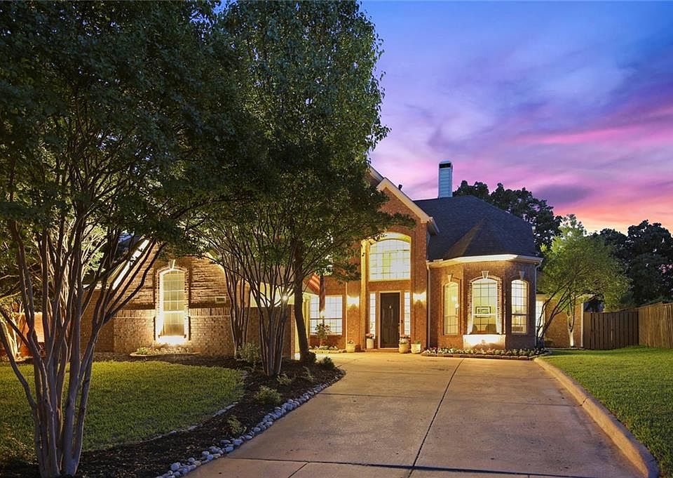 1st image of 803 Oakcrest Ct