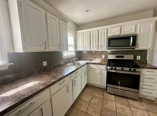 32 Gilmore St #101, Providence, RI 02907