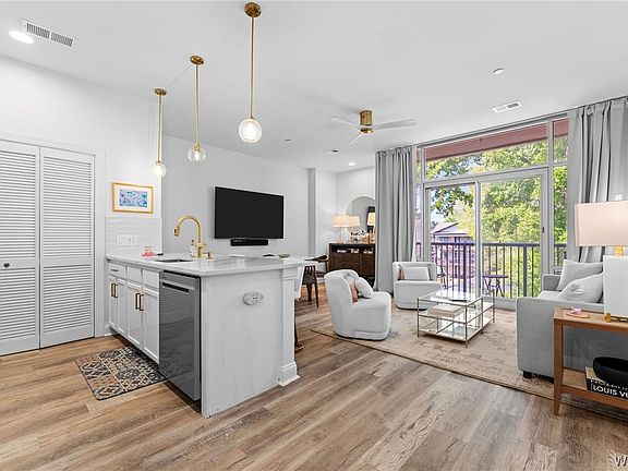 5th image of 1510 9th St Unit 213