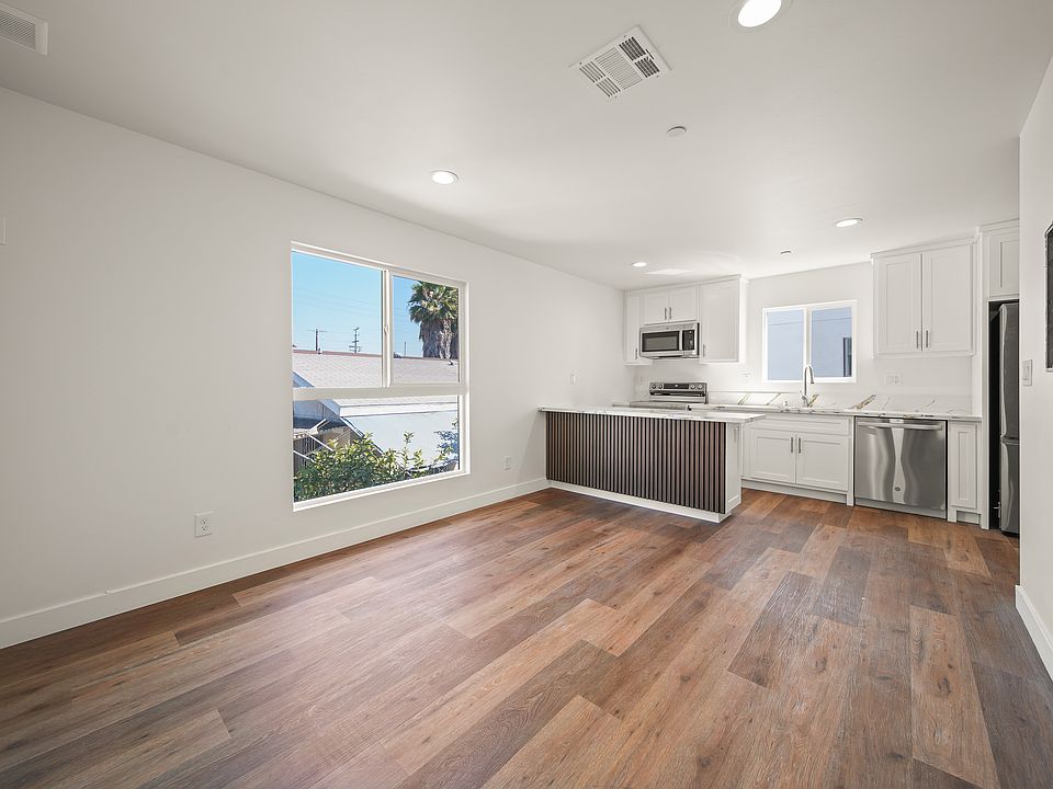 1st image of 1057 N Wilton Pl