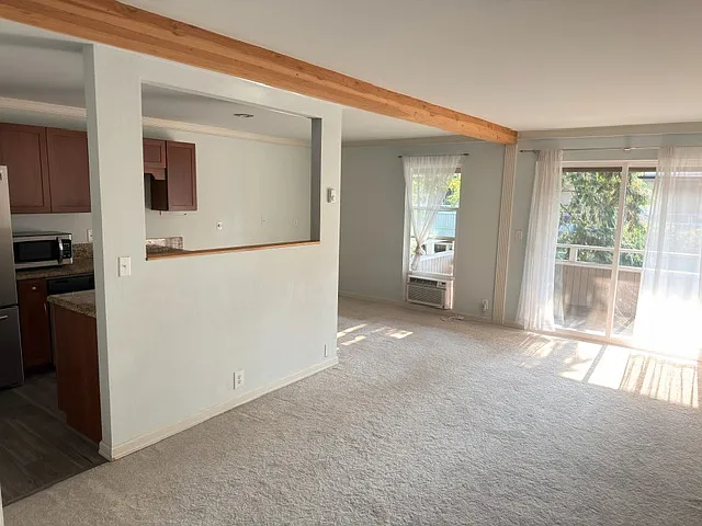 932 100th Ave NE #114 — Photo 2