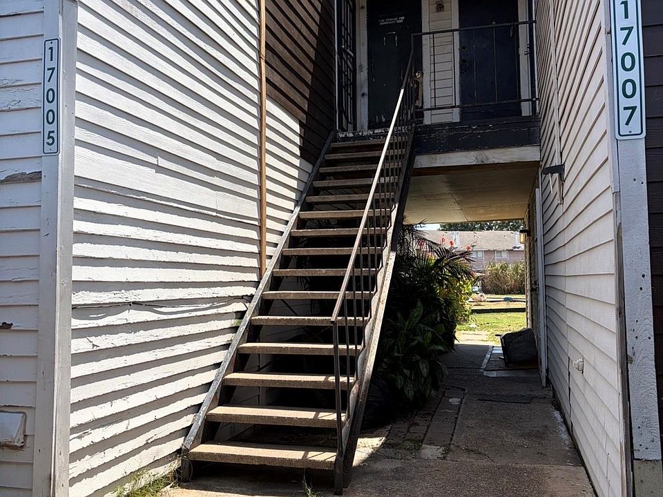 1st image of 8323 Wilcrest Dr #6