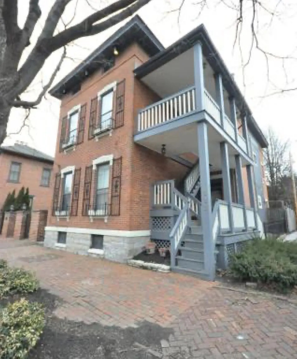 3 bed, 2282 sqft, $2,345 — Photo 1
