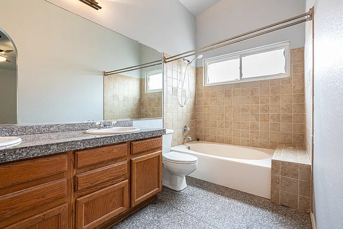13808 S 36th Way — Photo 12
