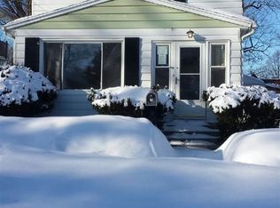 712 Woodlawn Ave, Jackson, MI 49203