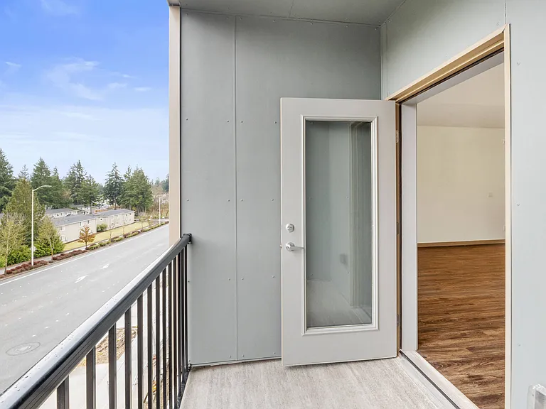 2 Bedroom Vaulted Ceilings