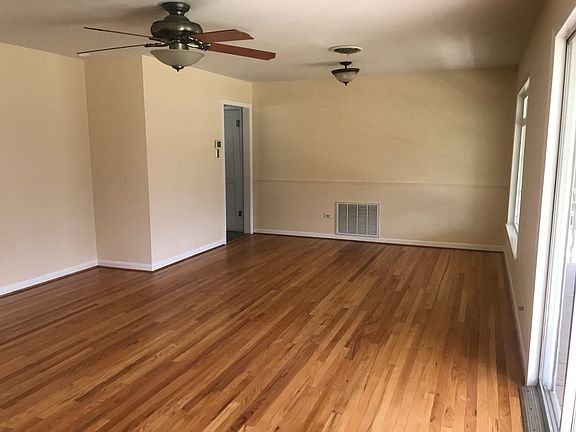 4th image of 129 West Ln