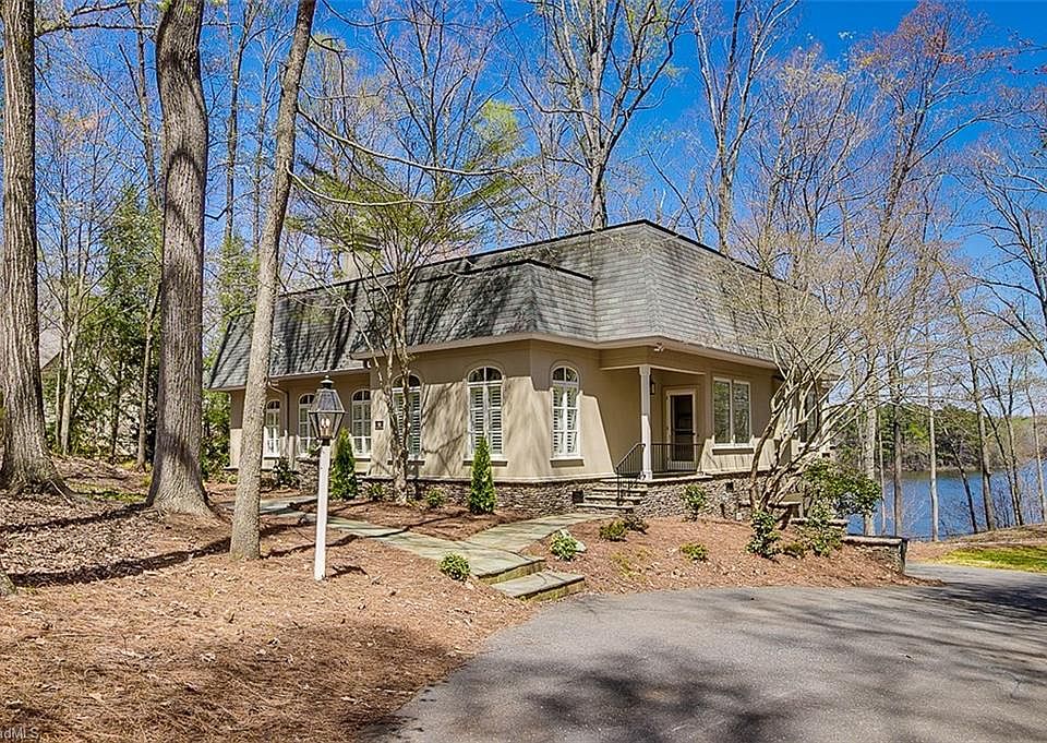 2nd image of 1588 Sylvan Way