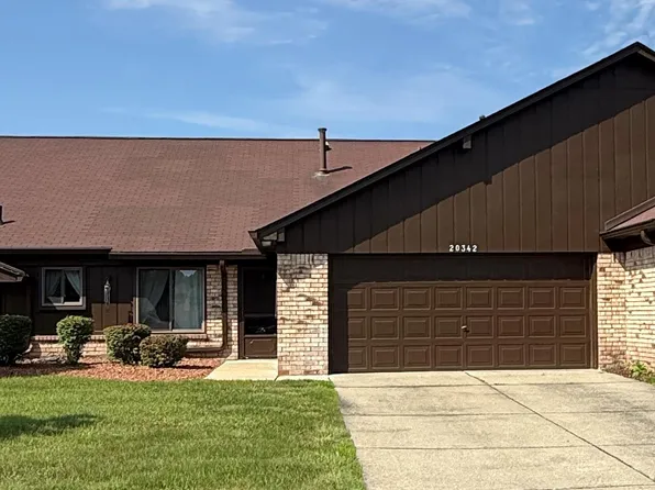 20342 Pine Meadow Dr, Clinton Township, MI 48036