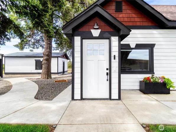 1111 Rooster Road, Walla Walla, WA 99362
