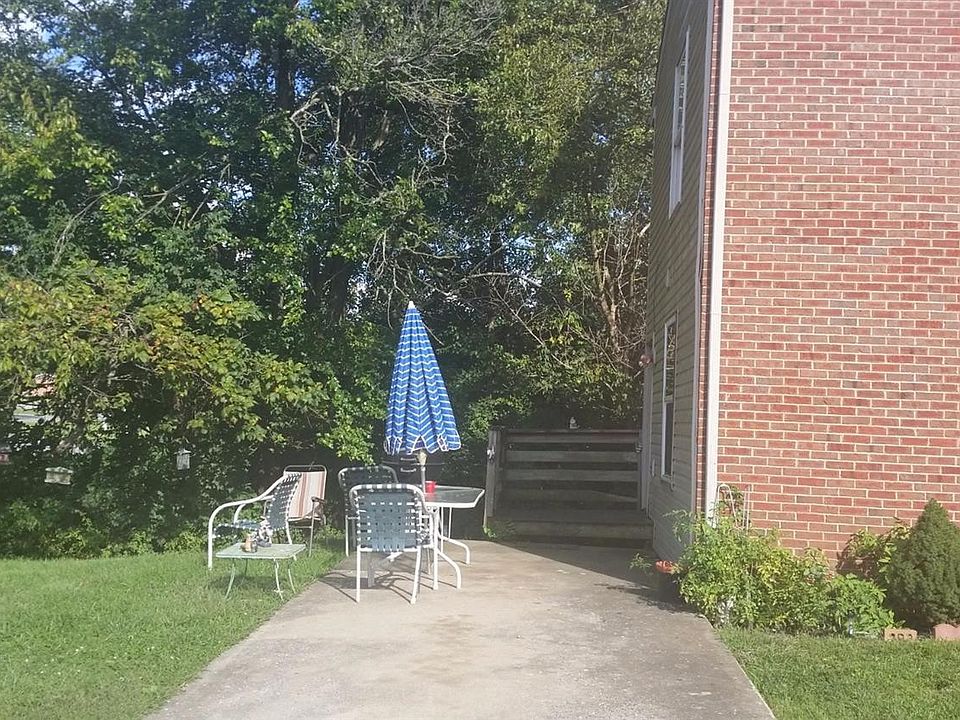 1st image of 100 Floyd Ct #114