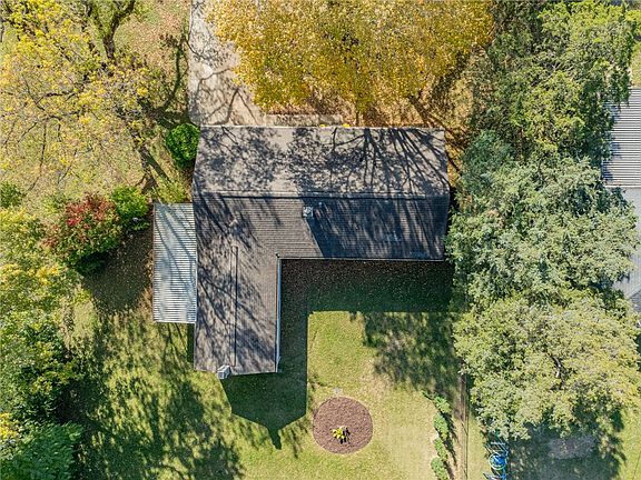 3rd image of 4174 Mapleview Dr