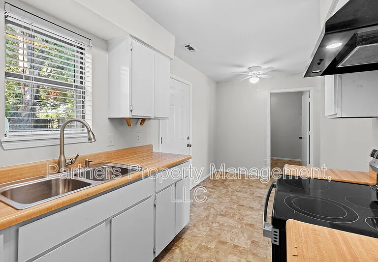 3520 W Olive St — Photo 7