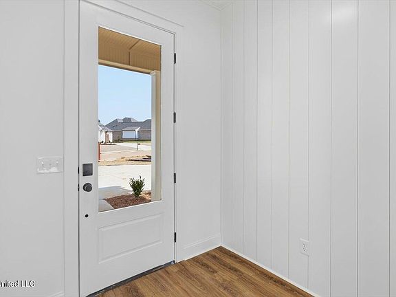 4th image of 199 Bronson Bnd