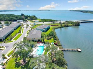 1008 Mango Ct, Oldsmar, FL 34677