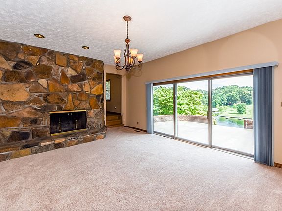 5th image of 1070 Chula Vista Dr