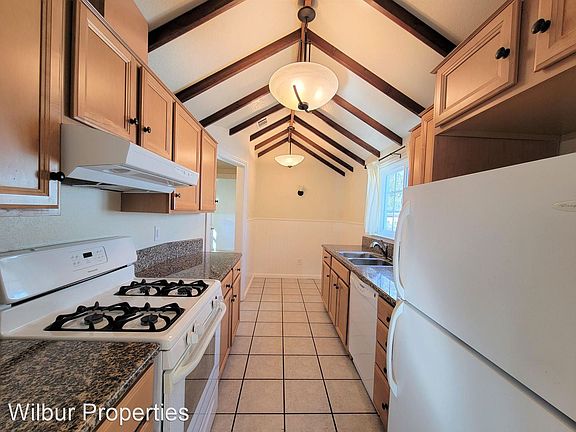 4th image of 2063 Harvard St