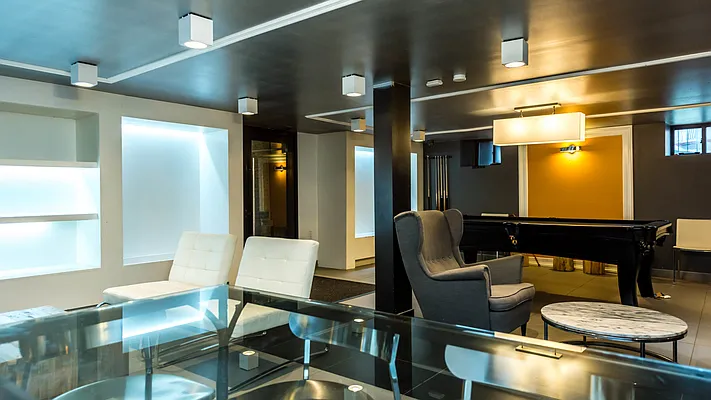 Rented by Nooklyn NYC LLC | media 8