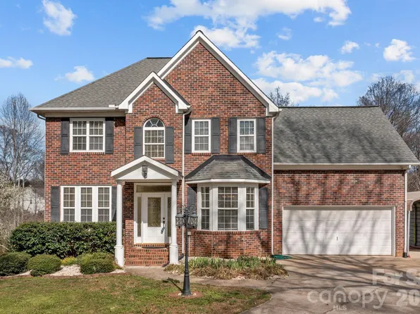 151 Saint Martins Ln, Statesville, NC 28677