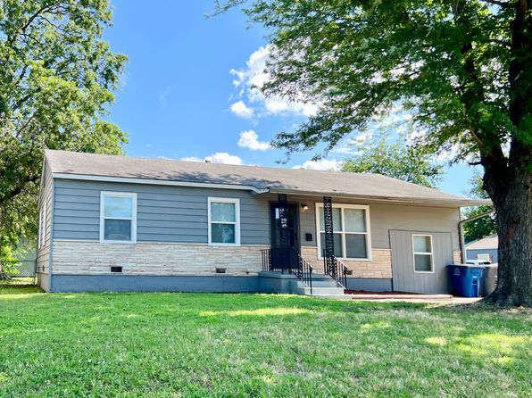 5904 E Latimer Pl