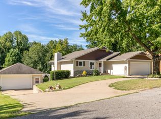 1424 Orchard Ln, Grove, OK 74344