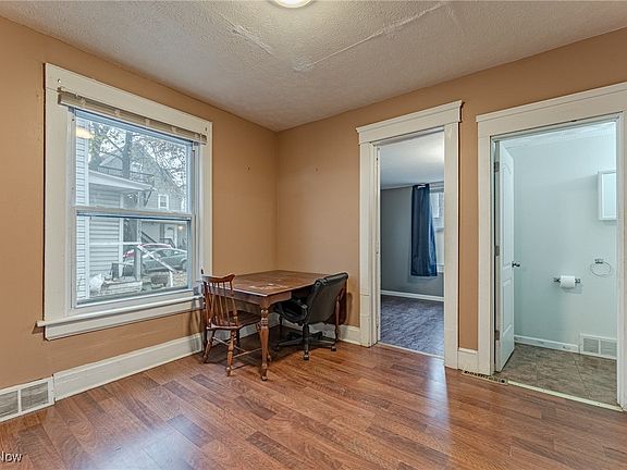 5th image of 273 Bellewood Ave