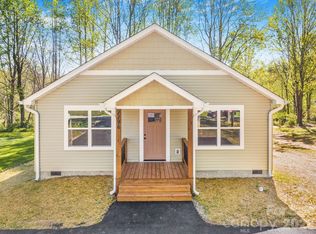 1196 Crabtree Rd, Waynesville, NC 28785