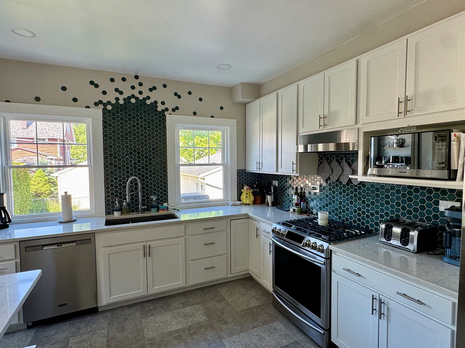 1446 Northland Ave — Photo 2