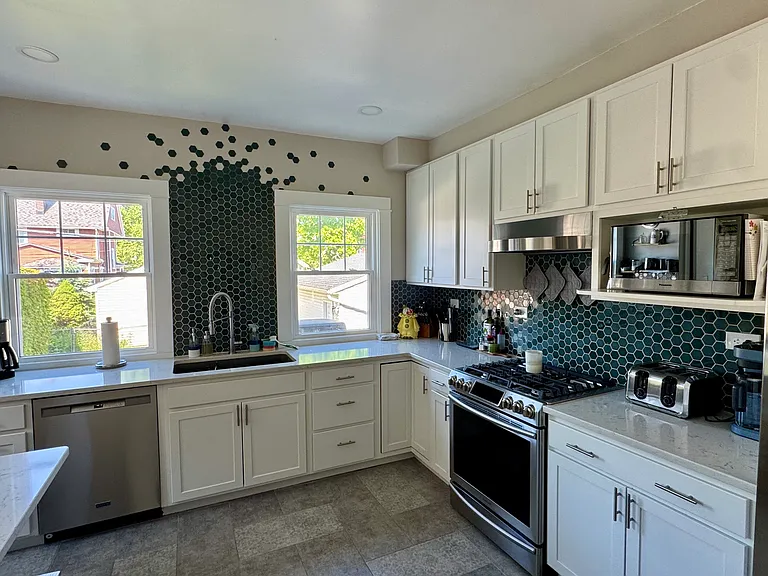 1448 Northland Ave — Photo 2