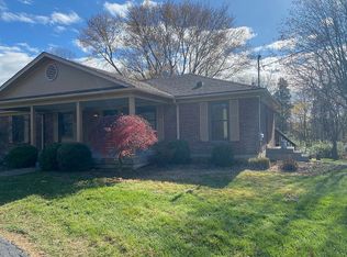 1304 S English Station Rd, Louisville, KY 40299