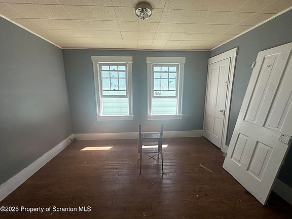 4th image of 594 Fellows Ave Unit 2