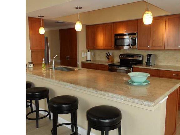 5th image of 2880 NE 14th St #813