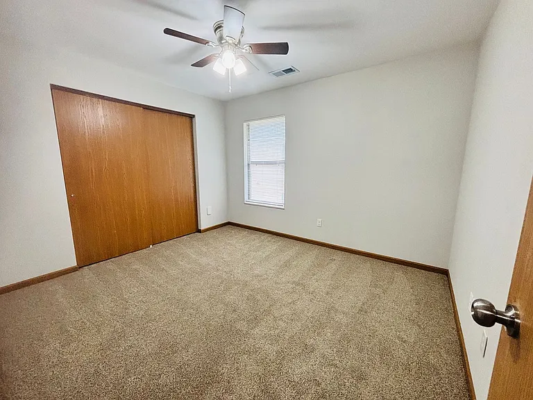 Shadow Ridge Apartments — Photo 37
