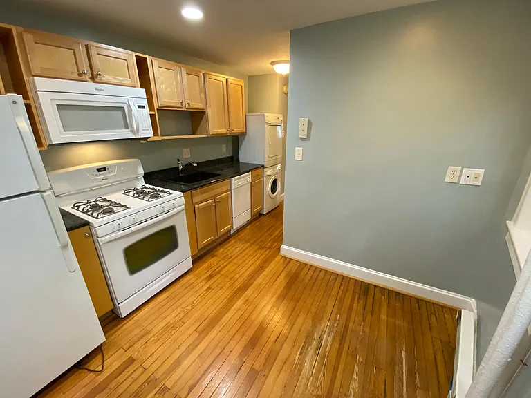 330 N Carolina Ave SE #BASEMENT — Photo 10