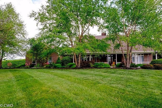 1st image of 148 Avawam Dr